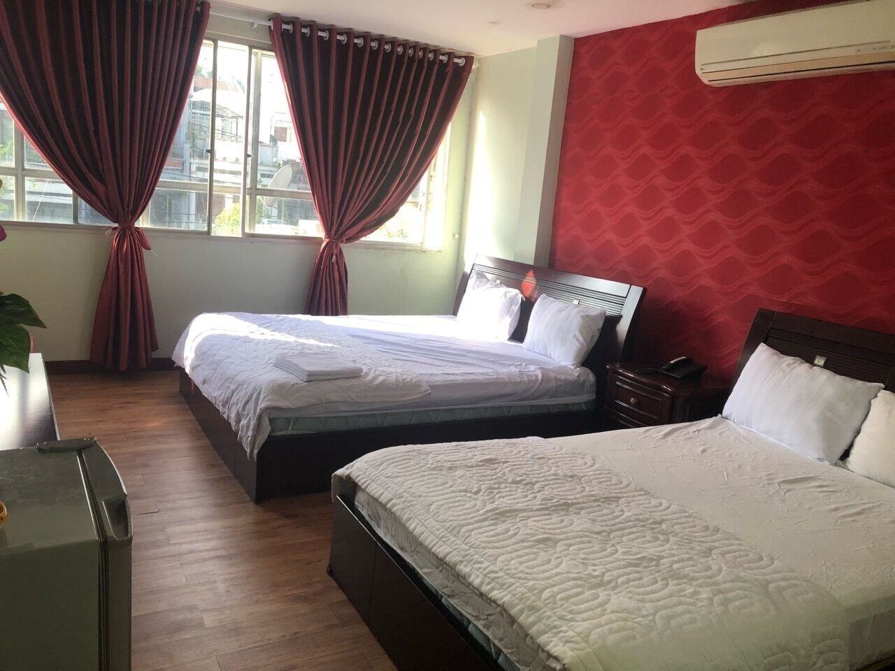 Khách sạn Aqua Long Son 2*